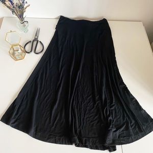 Black midi skirt